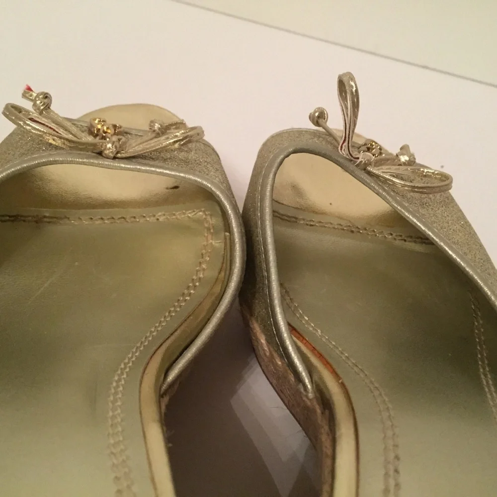 GUESS SHOES WEDGE PLATFORM SLIDES SANDALS GOLD GLITTER ROPE SIDES Size 7.5